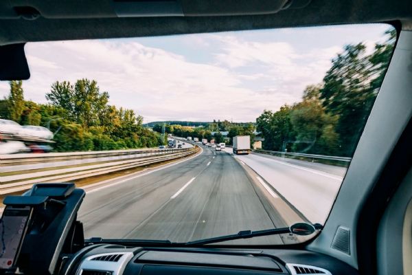 Léto je za humny a s ním i hřejivý pocit z nadcházejících slunečných dnů, udělejte změnu a procestujte svět ve vlastním obytném voze