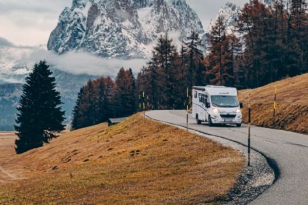 Jak nejlépe oslavit listopadový svátek? Pořiďte si obytňák a procestujte krásná místa v ČR