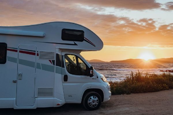 Dovolená plná zážitků? Díky vlastnímu obytnému vozu zažijete víc, než za 14 dní na jednom místě