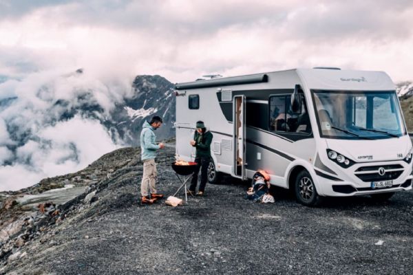 Letní dny se pomalu chýlí ke konci, ale při cestování obytňákem vás nezastaví ani počasí