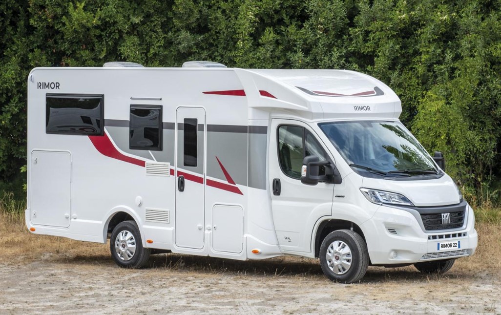 Polointegrovaný obytný vůz Rimor IMAGE: Polointegrovaný obytný vůz Rimor